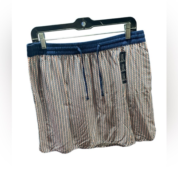 GAP Dresses & Skirts - Gap White Navy Blue Coral Pattern drawstring waist